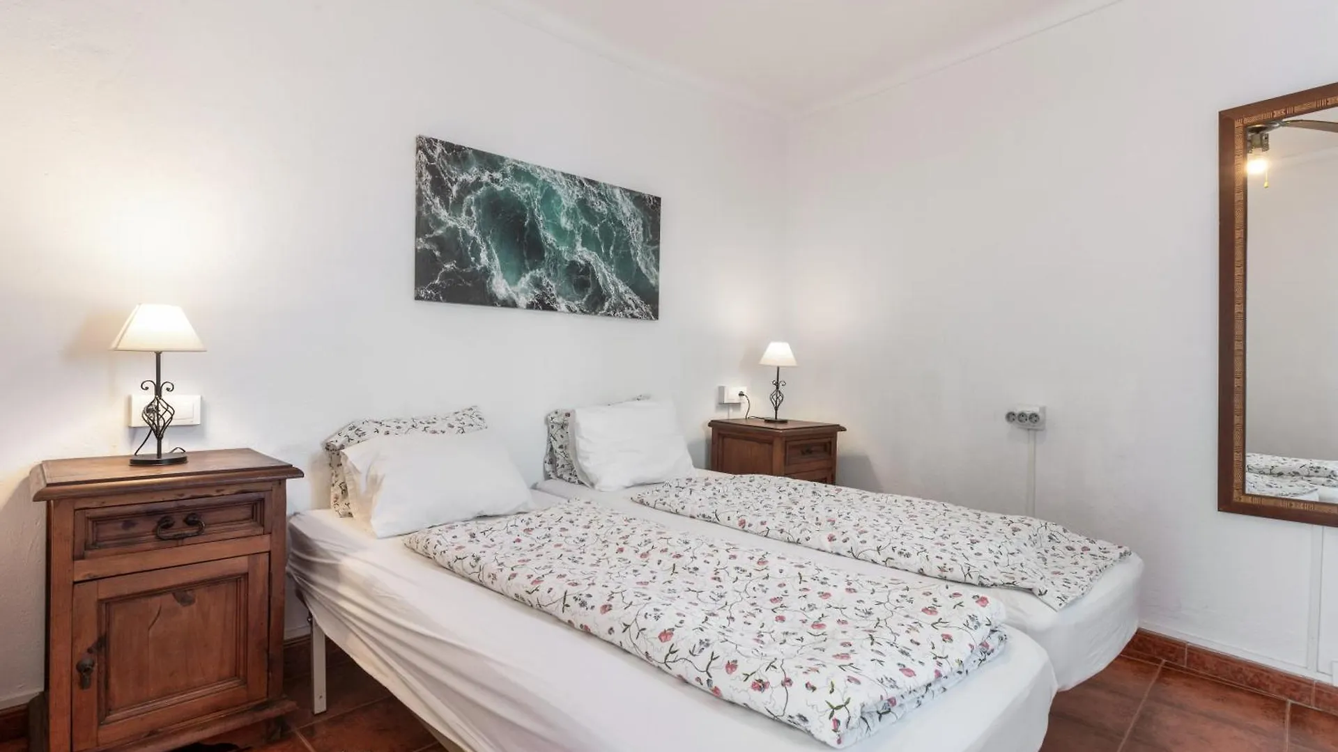 Casa Linda Villa Guaro 0*,