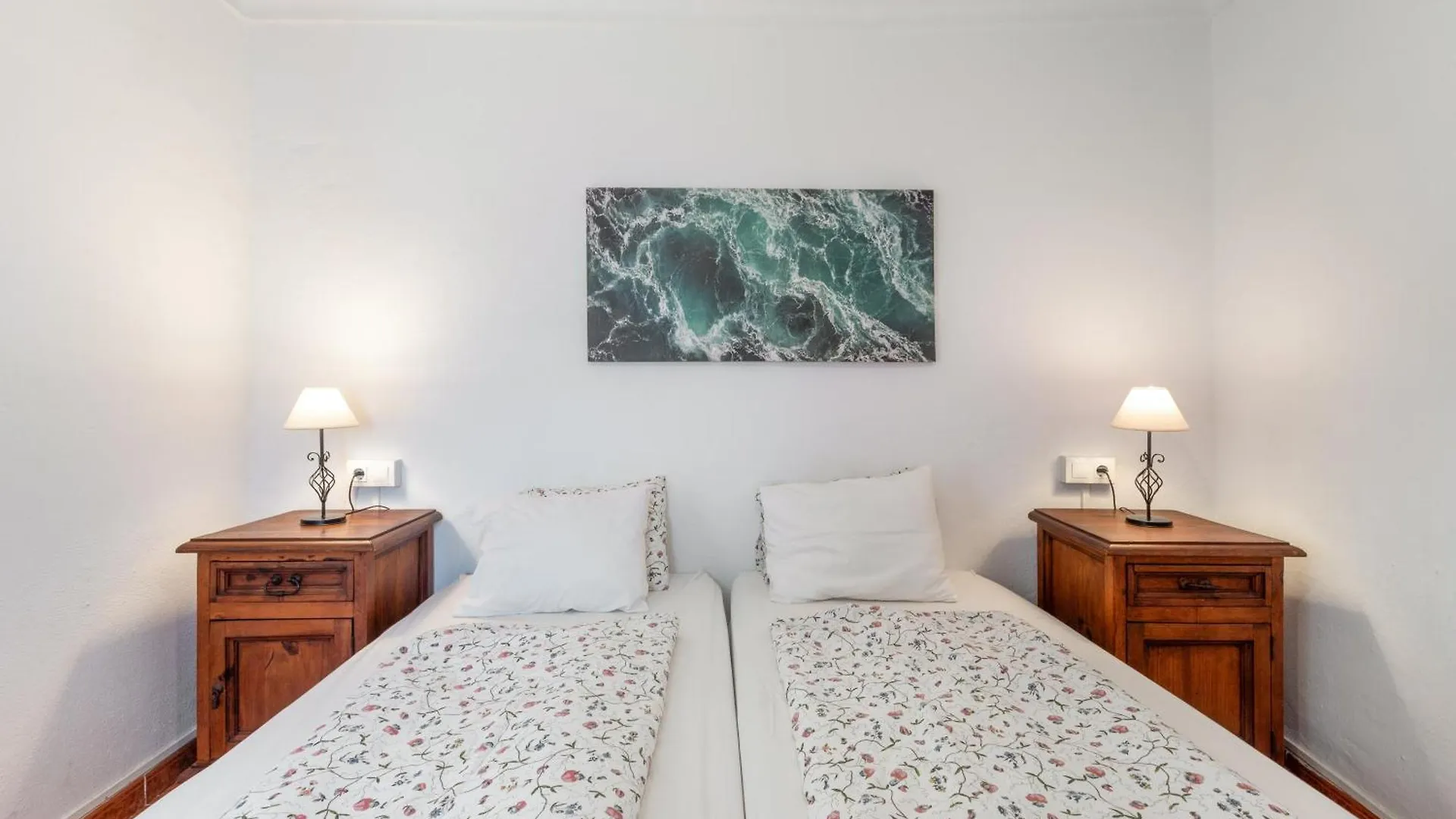 Casa Linda Villa Guaro Holiday home